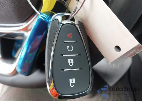 2025 Chevrolet Trax Fwd Activ z USA, uszkodzony, nr VIN KL77LKEP4SC103167